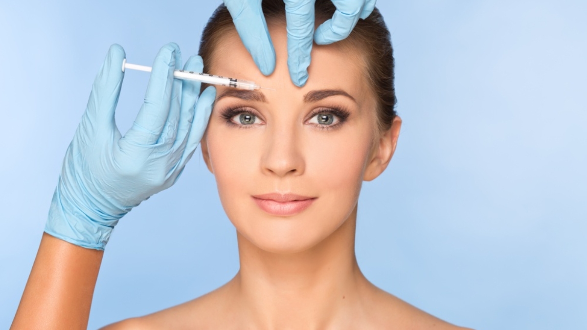 Beauty,Woman,Giving,Medical,Injections.